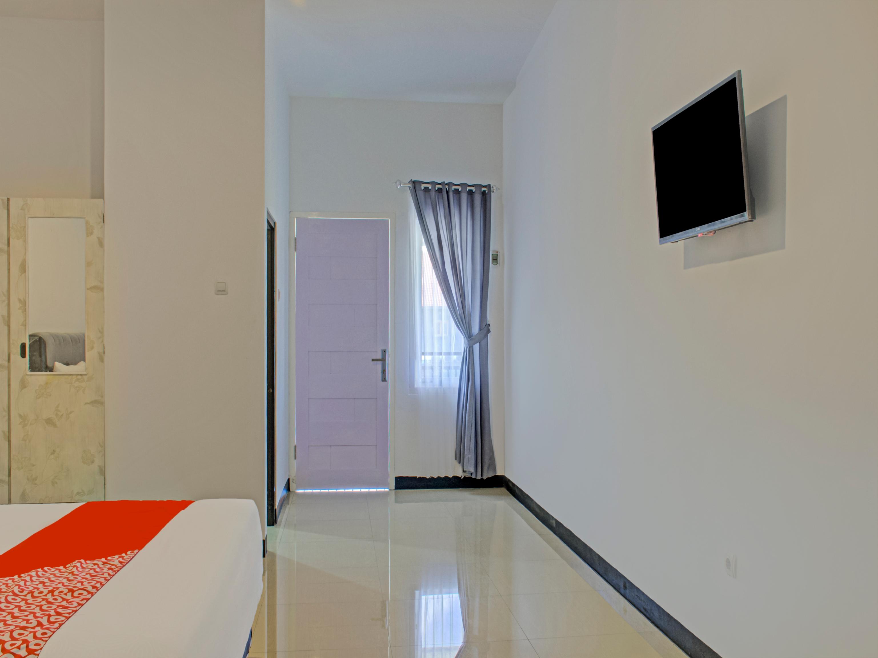 Oyo 3841 Wisma 25 Чилачап Екстериор снимка