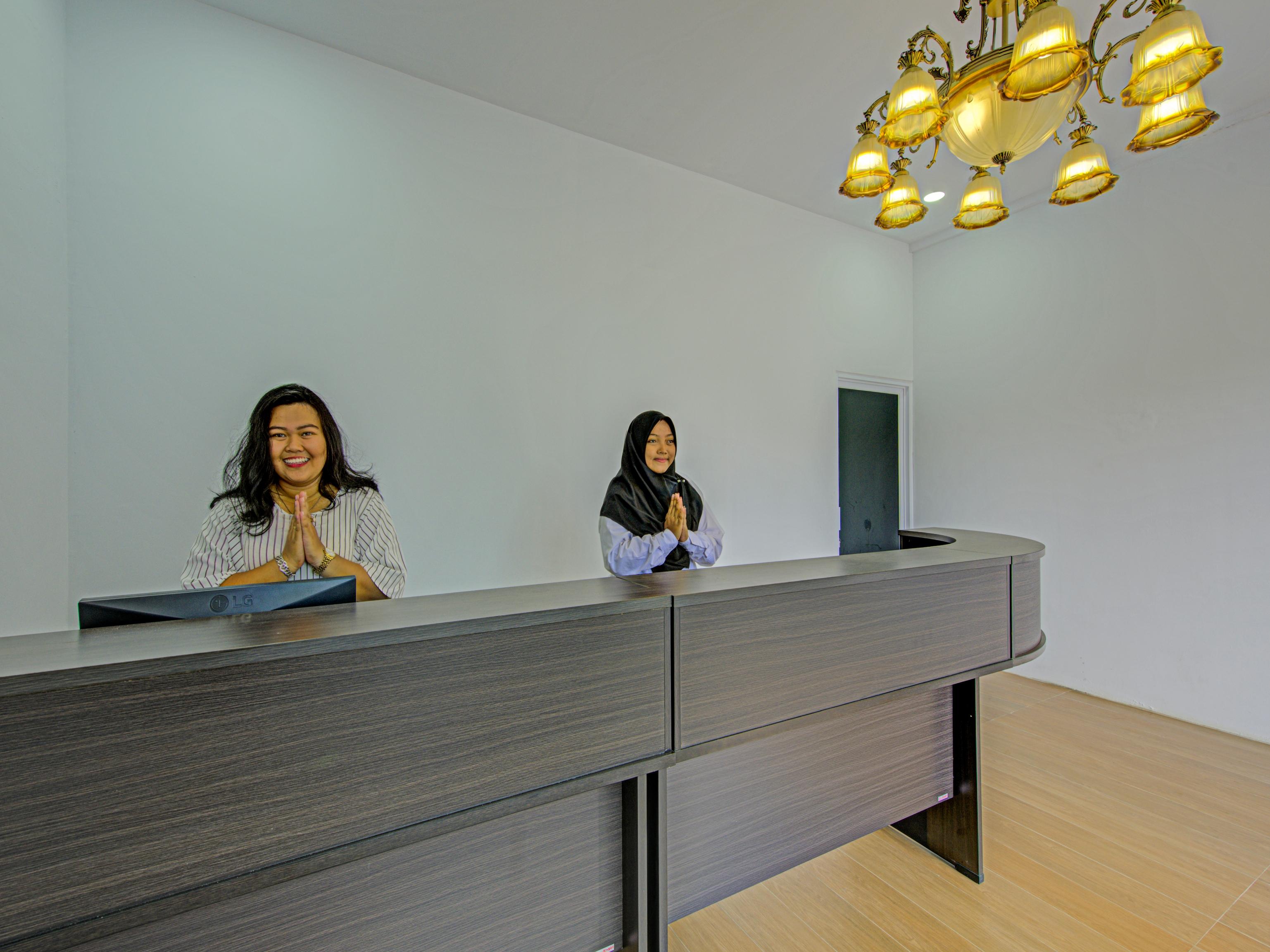Oyo 3841 Wisma 25 Чилачап Екстериор снимка